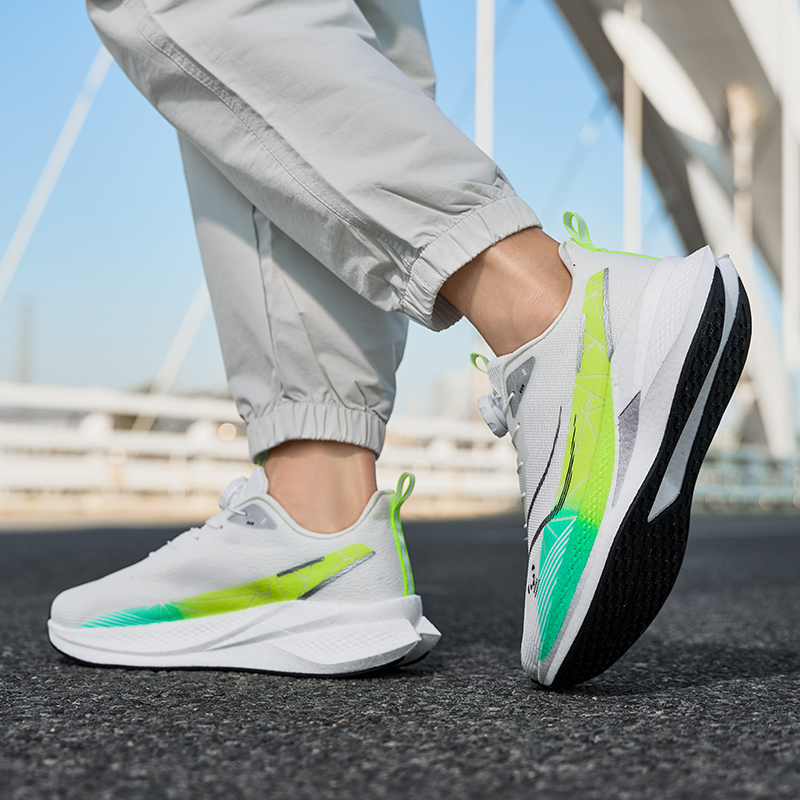 Carbon Plate Running Shoes Ult - đánh giá và giá Running Cap Lightweight